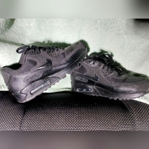 Nike air max triple black women's 7.5